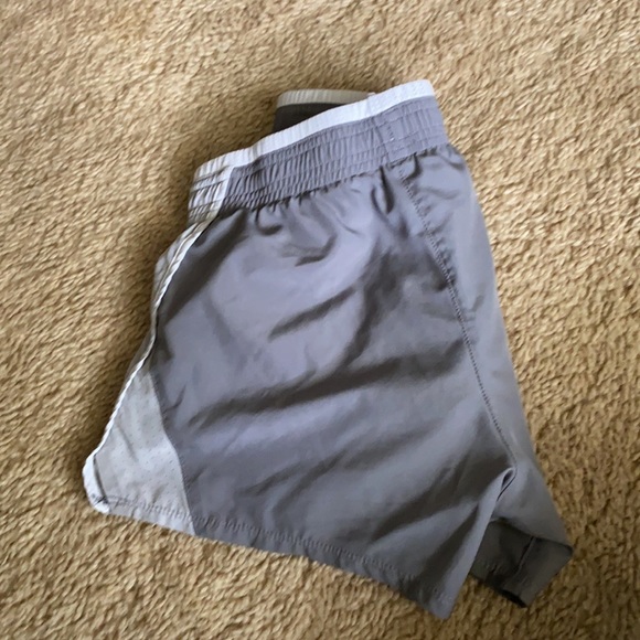 Gray Nike shorts - Picture 2 of 2